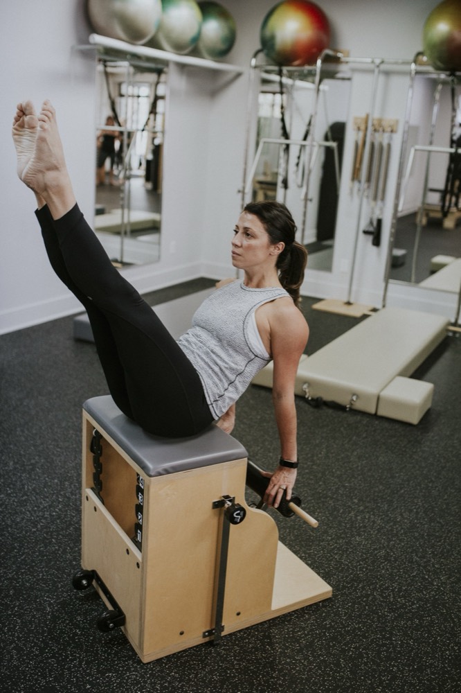 Exercice Pilates privé sur chaise